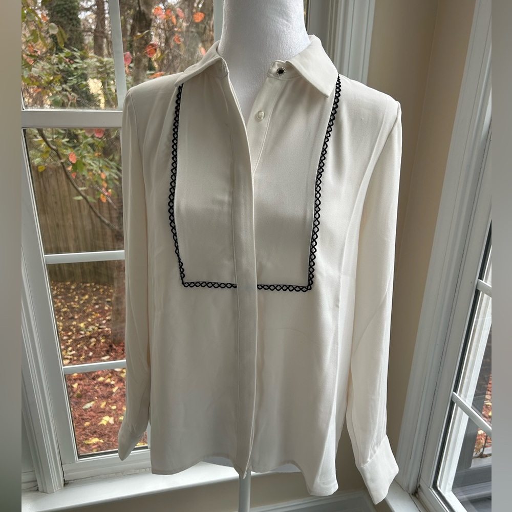 Truth by Republic Ivory Blouse – Size Small (NWT). Never worn.